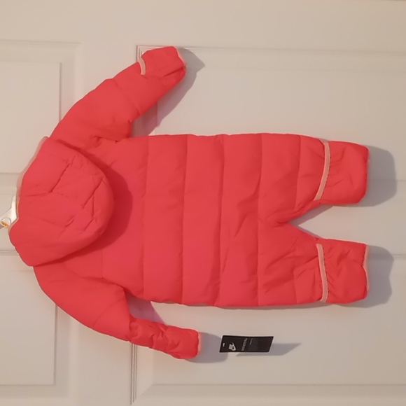 Nike Racer Pink Snowsuit to keep your little one stay warm NWT size 9 months - Picture 6 of 10